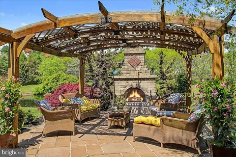 $2,175,000 | 104 Meadowview Drive, Doylestown, PA 18902