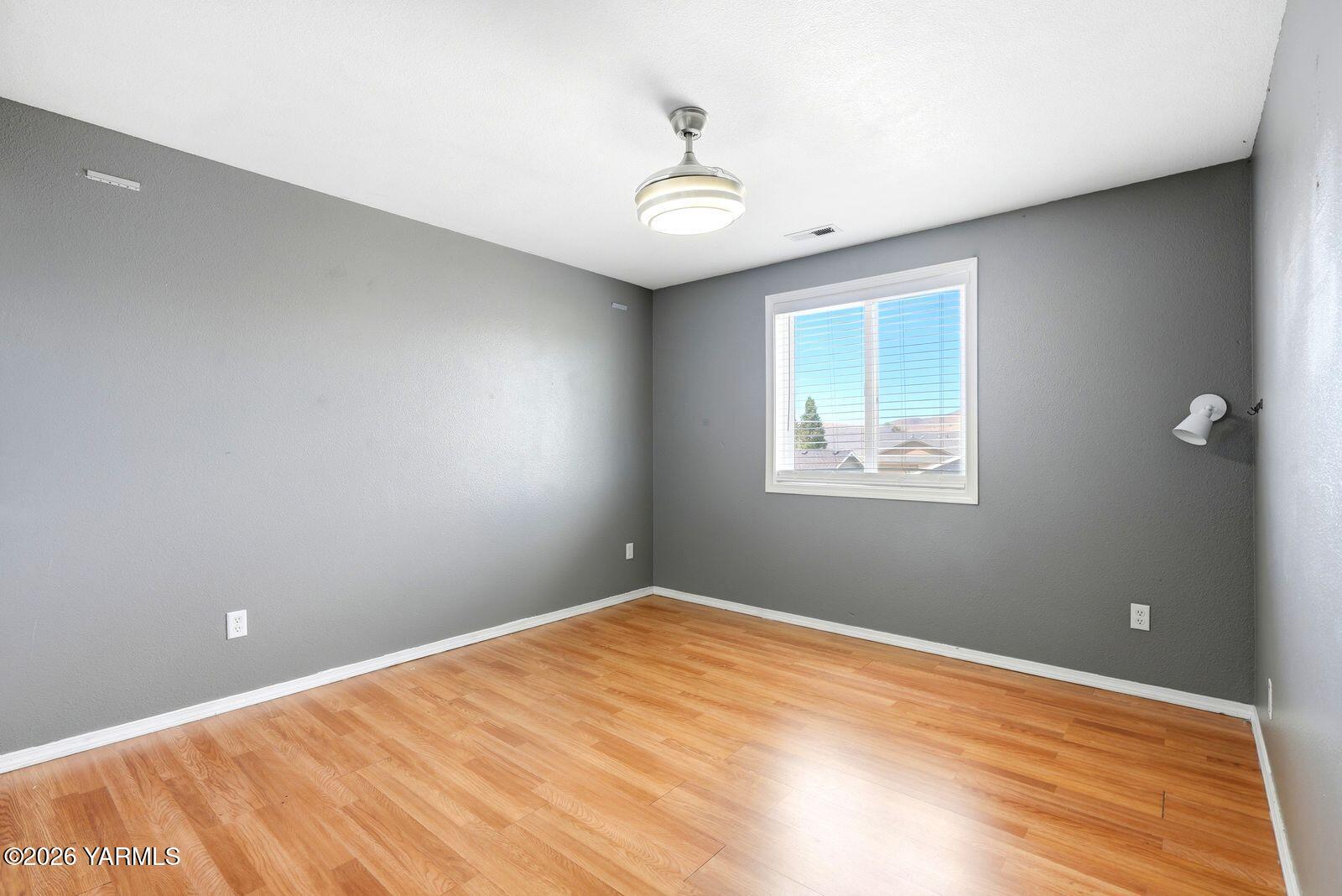 511 Millenium Avenue Moxee, WA 98936 - Photo 21 of 39 Bedroom