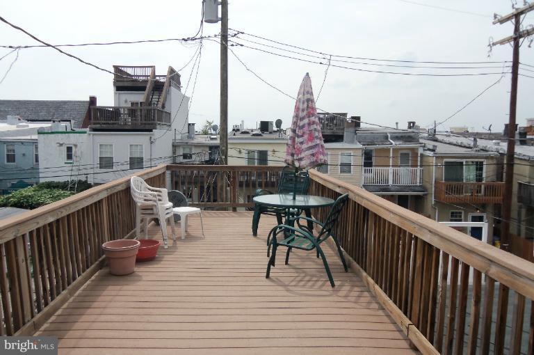 1512 Riverside Avenue Baltimore, MD 21230 - Photo 10 of 16 deck