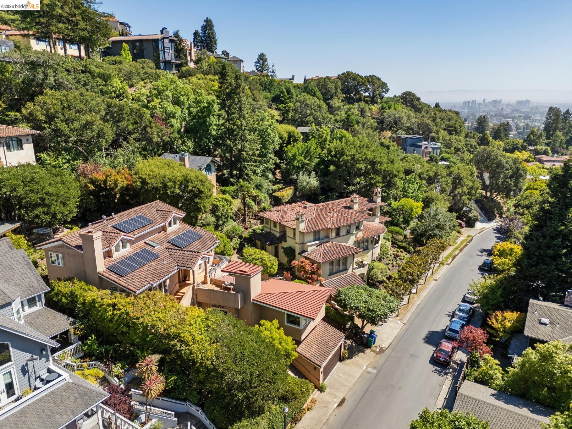 122 Vicente Road Berkeley, CA 94705 - Photo 4 of 51