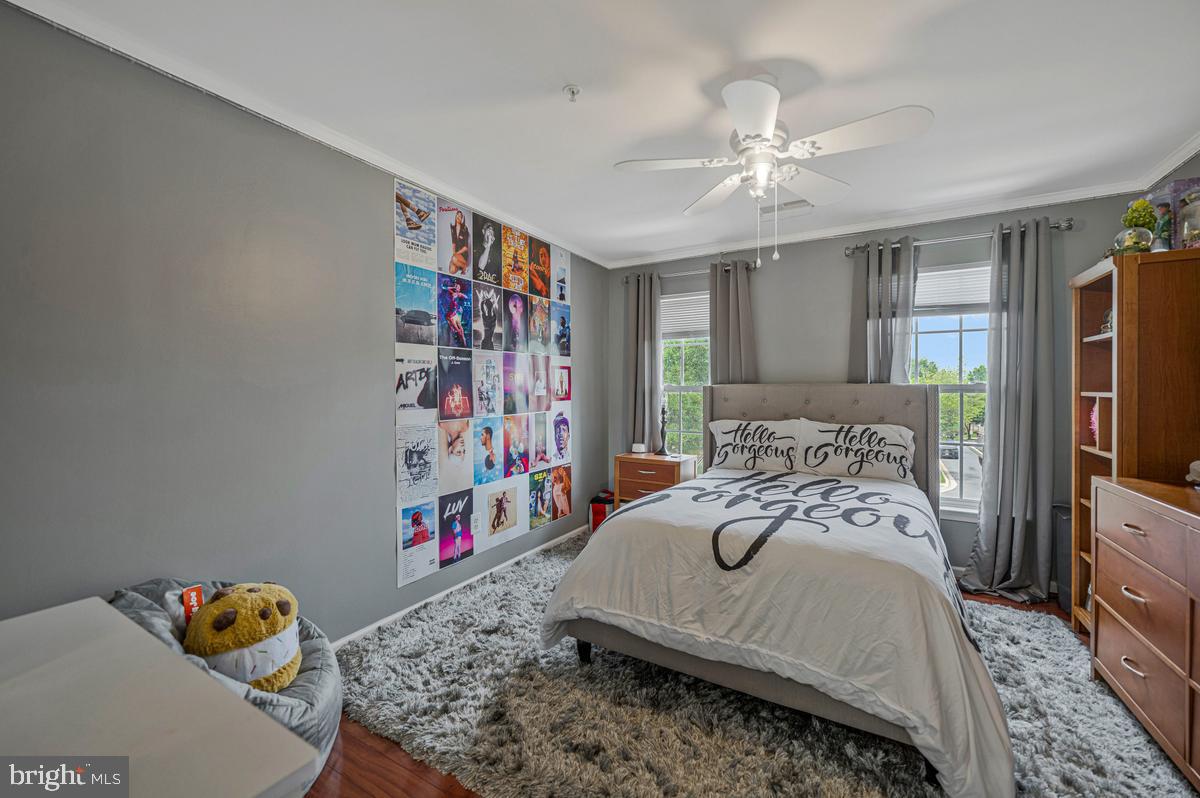 1117 Horizon View Place Accokeek, MD 20607 - Photo 33 of 59 Vibrant bedroom with artistic flair.