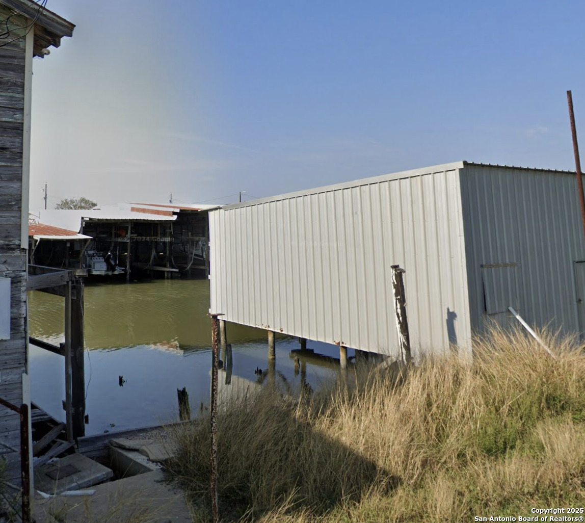 190 County Road 307 A Port Lavaca, TX 77979 - Photo 3 of 4 a view of outdoor space and yard