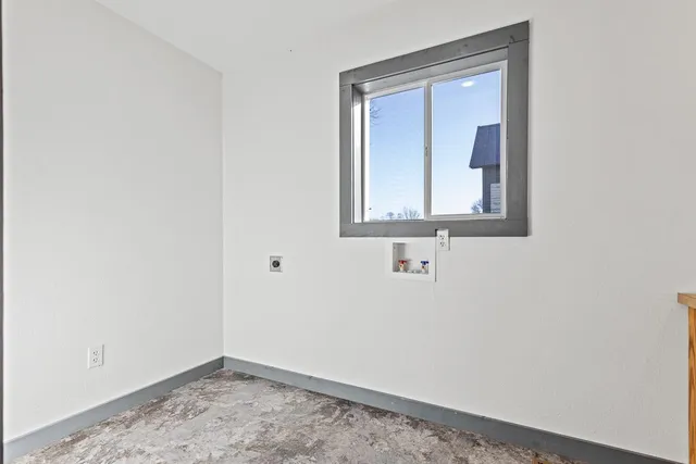 $135,000 | 409 4th Street West, Canby, MN 56220