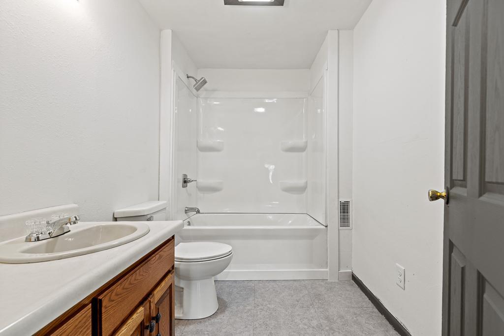 409 4th Street West Canby, MN 56220 - Photo 33 of 38