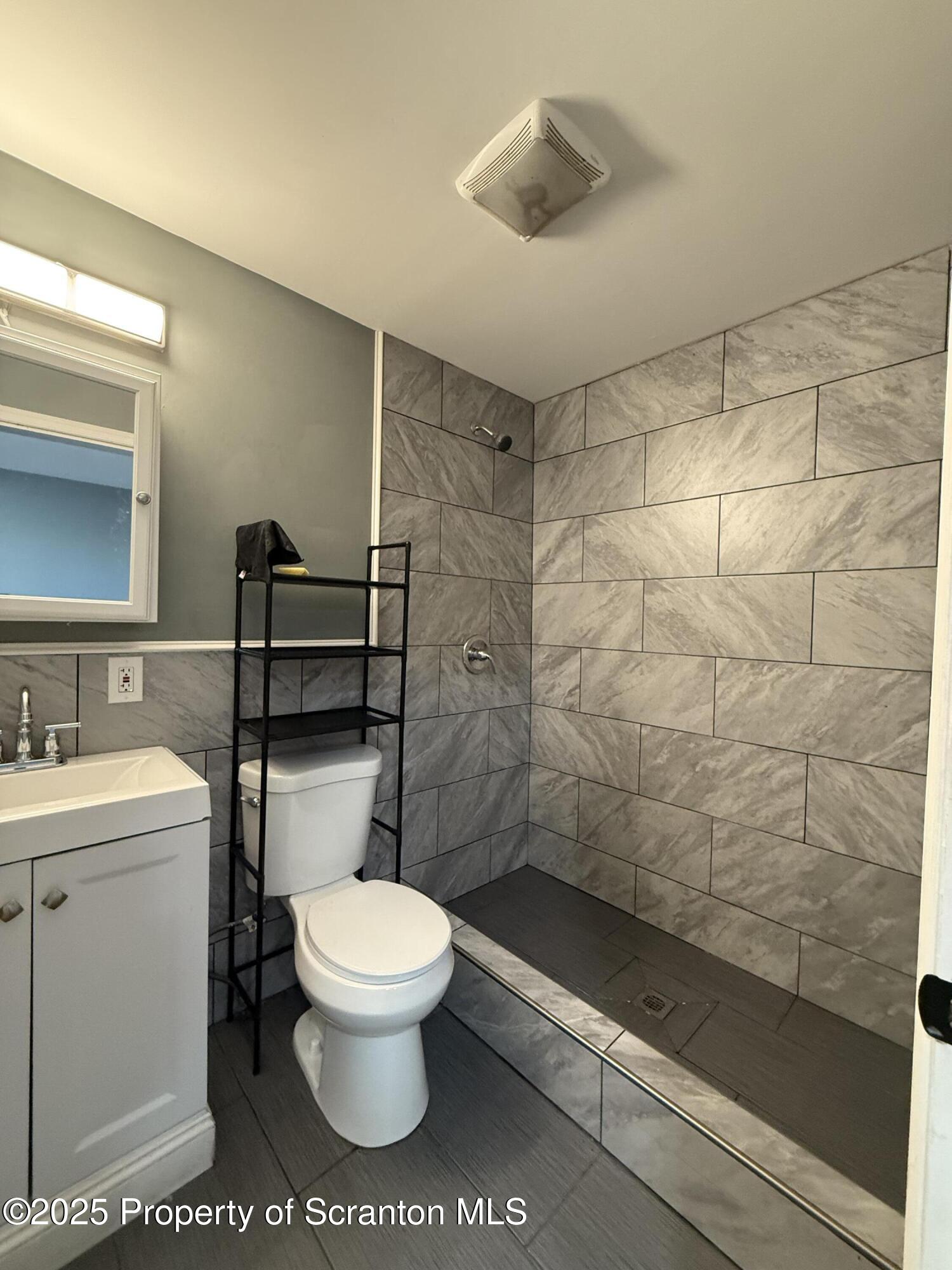 714 North Main Avenue Scranton, PA 18504 - Photo 6 of 11 IMG_6505