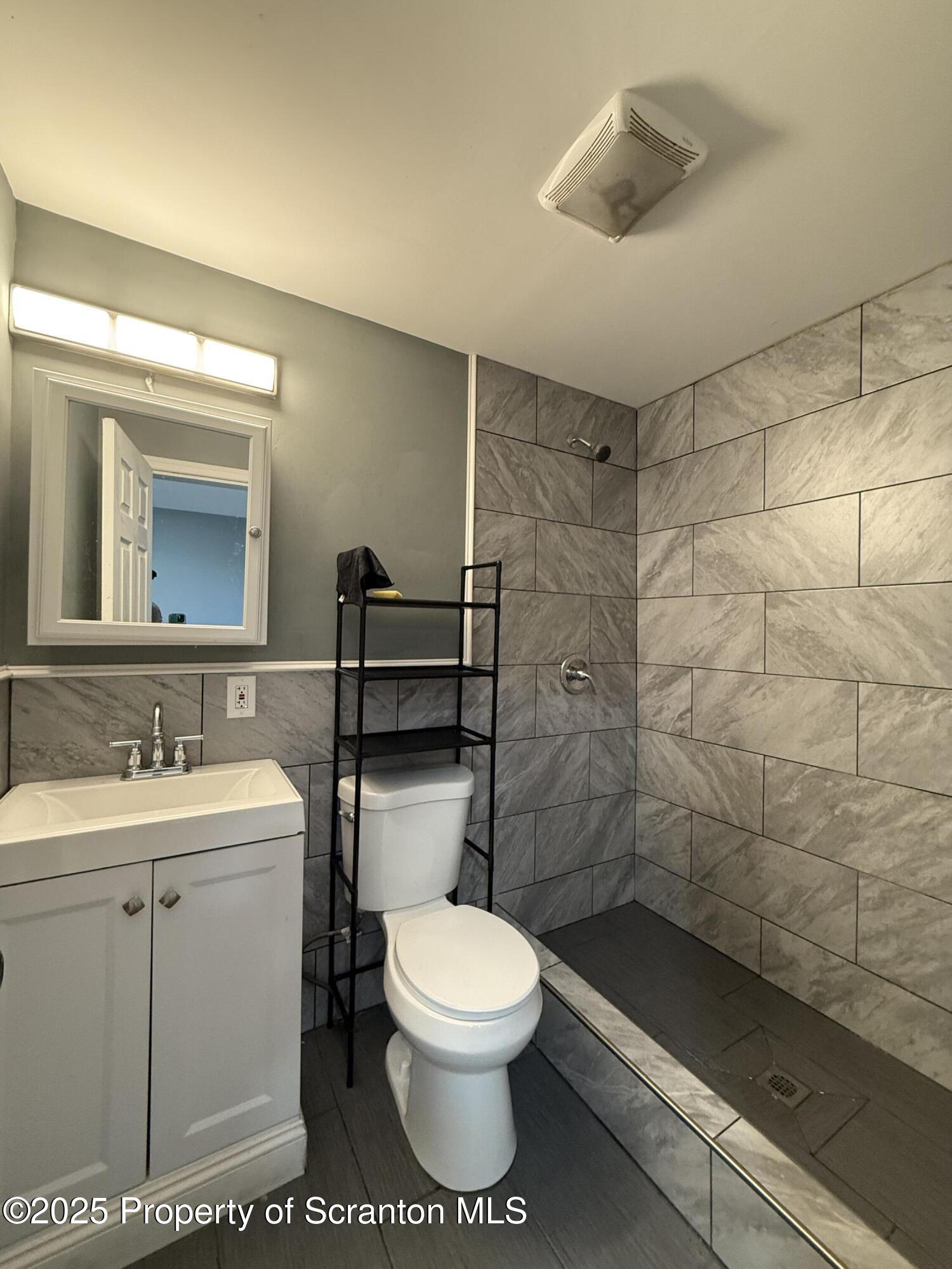 714 North Main Avenue Scranton, PA 18504 - Photo 7 of 11 IMG_6507