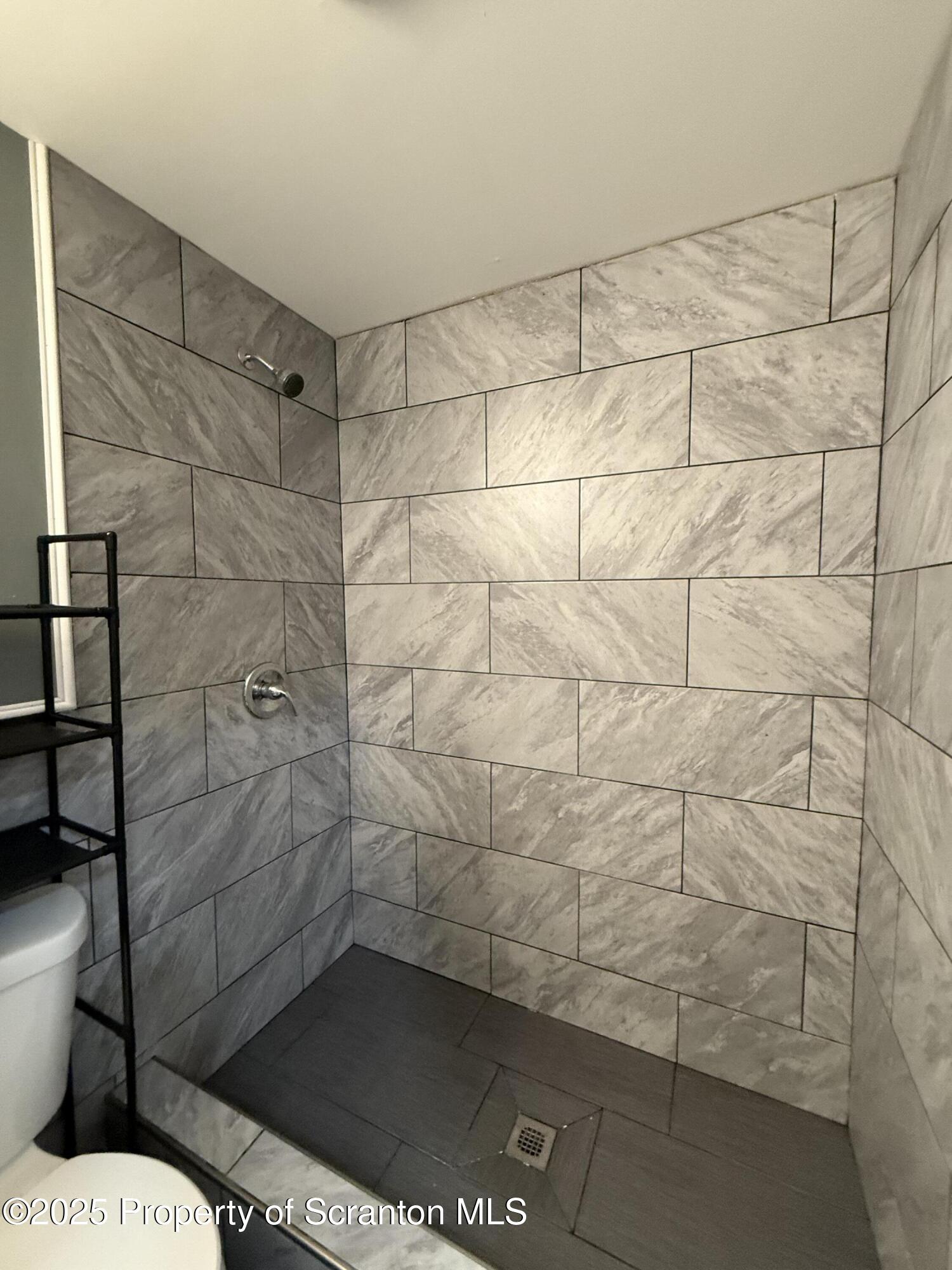 714 North Main Avenue Scranton, PA 18504 - Photo 8 of 11 IMG_6509