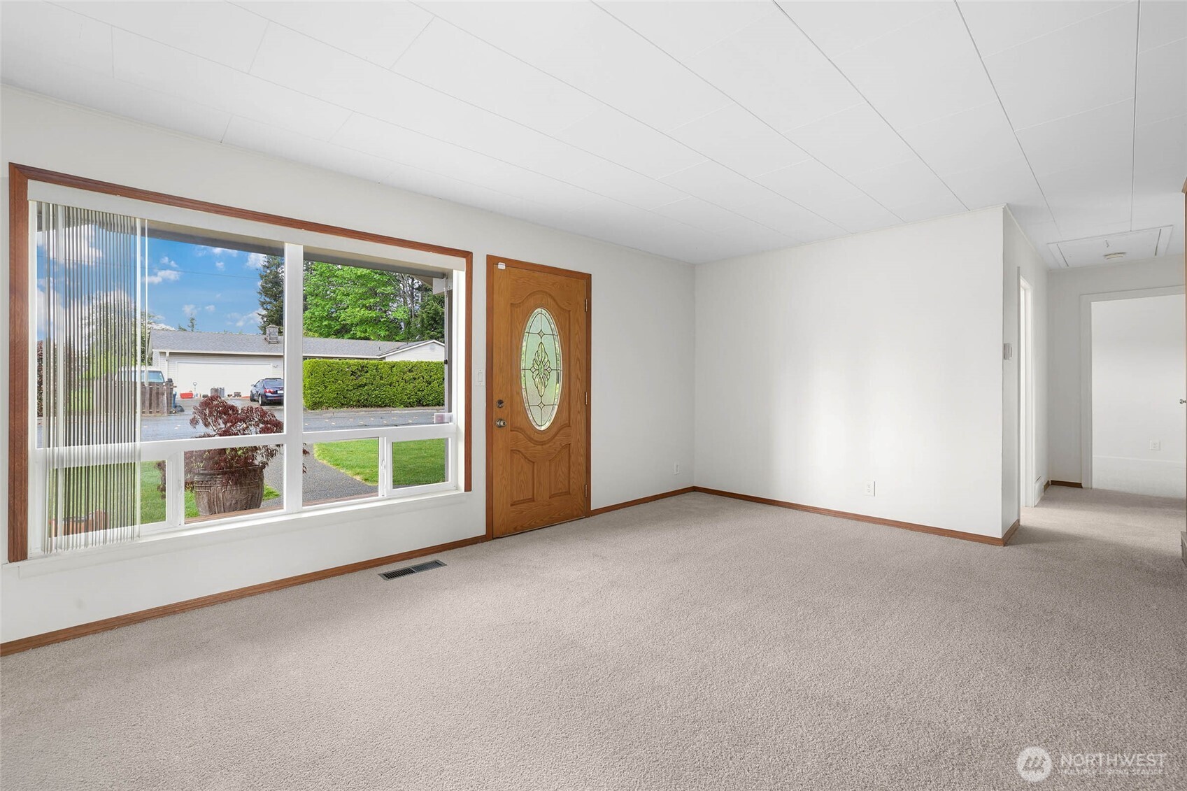 2402 Union Avenue Northeast Renton, WA 98059 - Photo 3 of 39