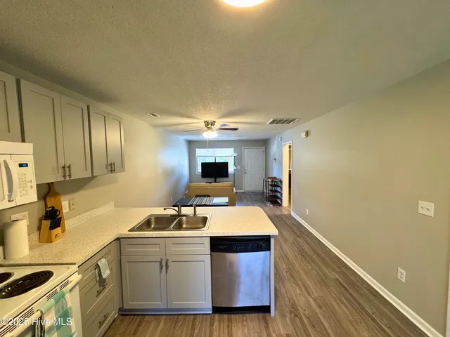 $1,200 | 522 South Kerr Avenue, Unit 56, Wilmington, NC 28403