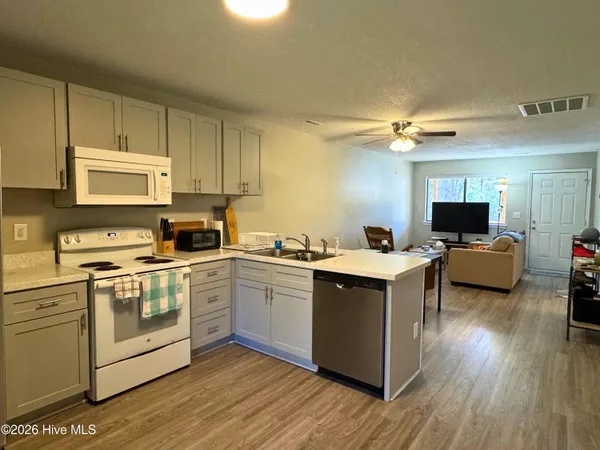 $1,200 | 522 South Kerr Avenue, Unit 56, Wilmington, NC 28403