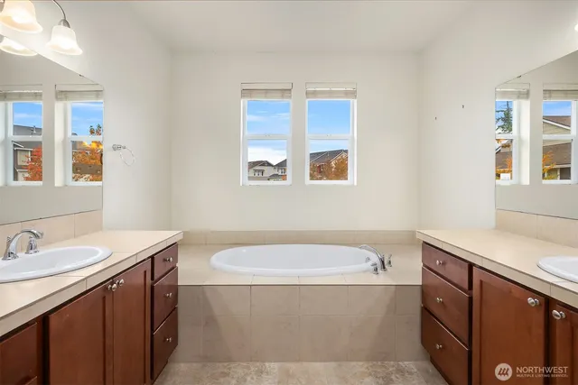 $3,600 | 1247 Northeast Hickory Lane, Unit 54, Issaquah, WA 98029