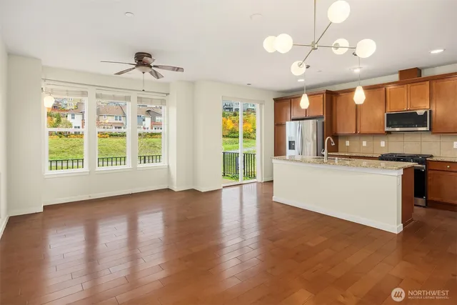 $3,600 | 1247 Northeast Hickory Lane, Unit 54, Issaquah, WA 98029