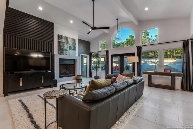 $1,299,999 | 311 East Woodlake Drive, San Antonio, TX 78229