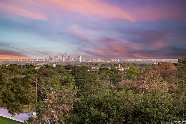 $1,299,999 | 311 East Woodlake Drive, San Antonio, TX 78229