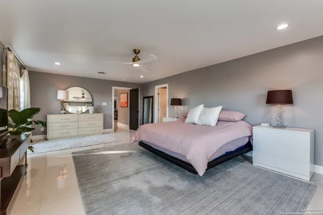 $1,299,999 | 311 East Woodlake Drive, San Antonio, TX 78229