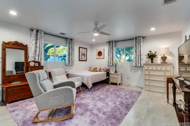 $1,299,999 | 311 East Woodlake Drive, San Antonio, TX 78229