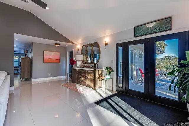 a view of livingroom with furniture