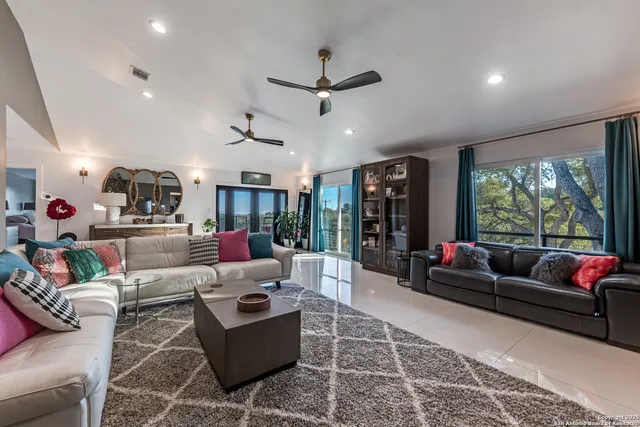 $1,299,999 | 311 East Woodlake Drive, San Antonio, TX 78229