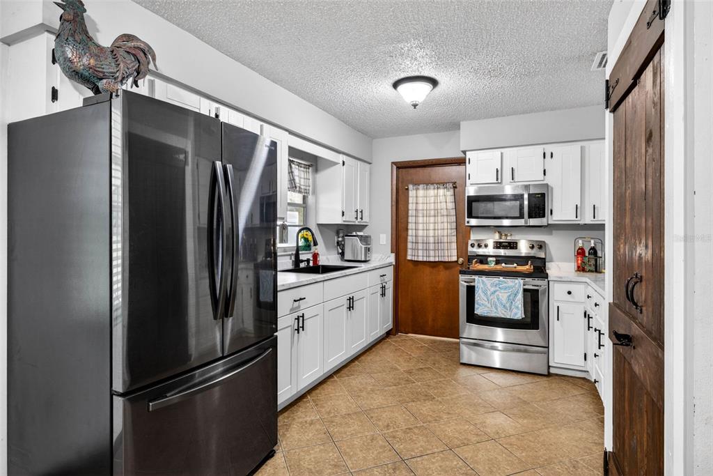 37314 Tucker Road Zephyrhills, FL 33541 - Photo 9 of 48