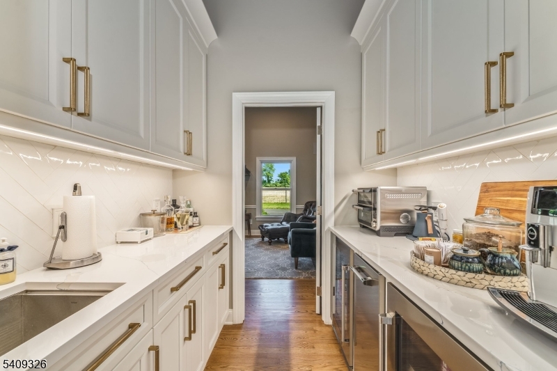 16 Wolverton Road Pittstown, NJ 08867 - Photo 21 of 50