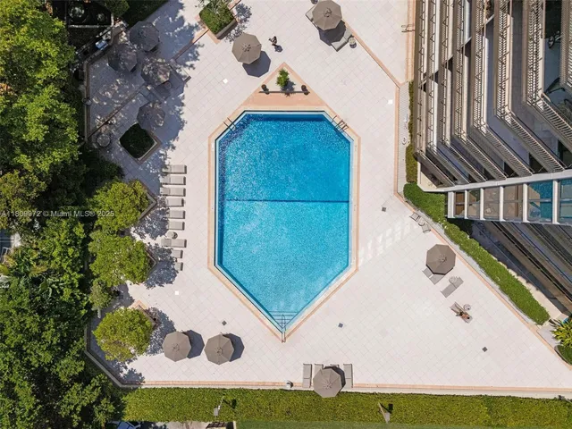 $2,850,000 | 2901 South Bayshore Drive, Unit 17G/H, Miami, FL 33133