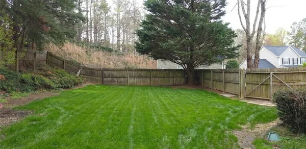 $2,495 | 838 Pond View Court, Sugar Hill, GA 30518