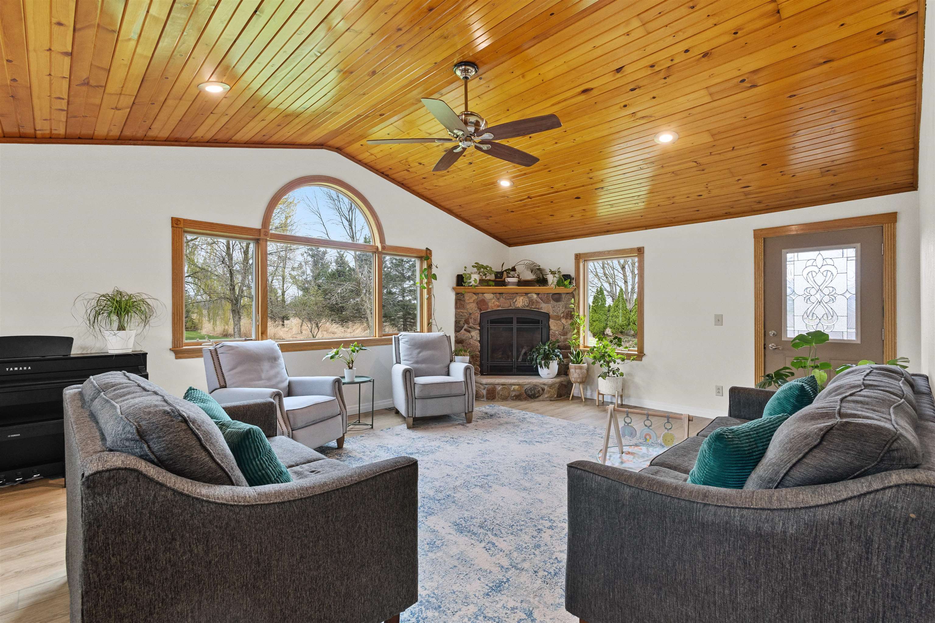 3415 Fairview Road Neenah, WI 54956 - Photo 13 of 64
