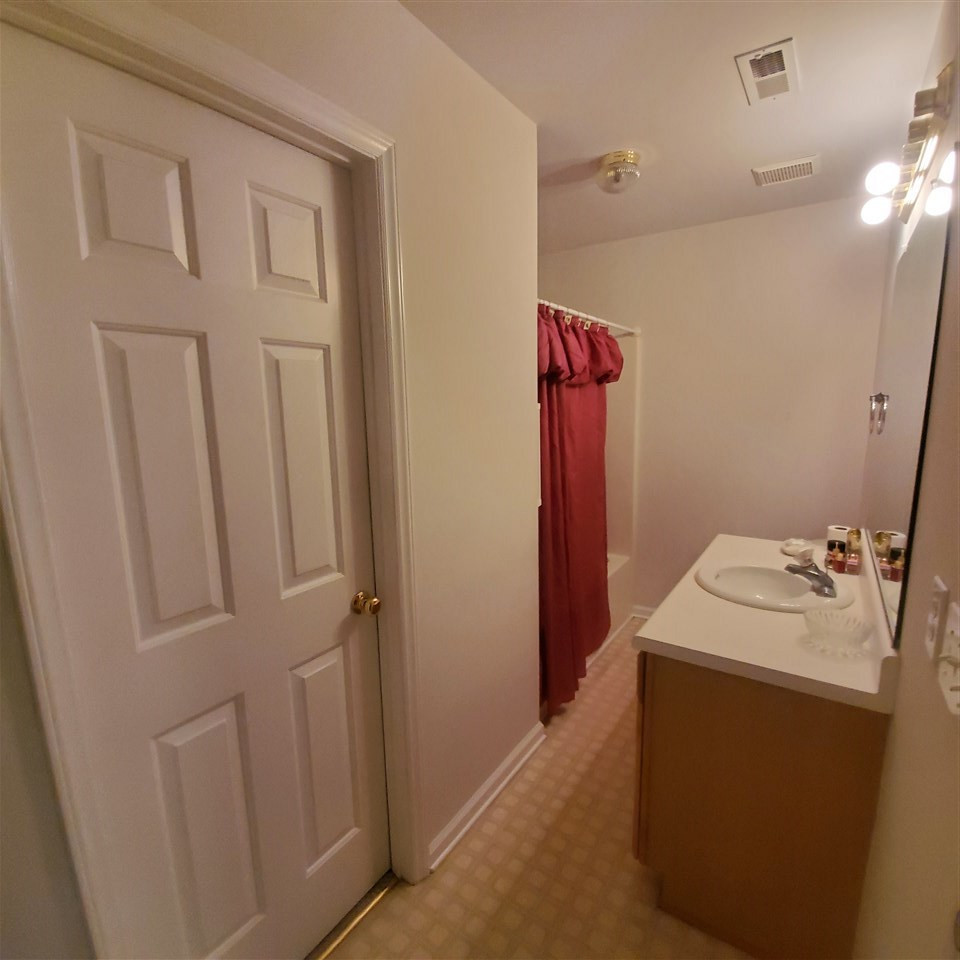 253 Dairy Road Clayton, NC 27520 - Photo 9 of 12 Master Bath/Spa