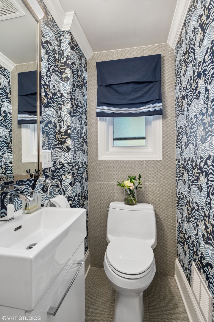 1501 Tower Road Winnetka, IL 60093 - Photo 8 of 23 Gallery Image 8