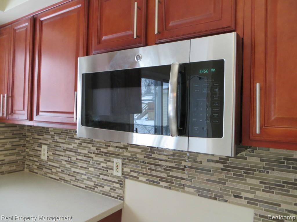 13461 Frazho Road Warren, MI 48089 - Photo 29 of 31 033.jpg