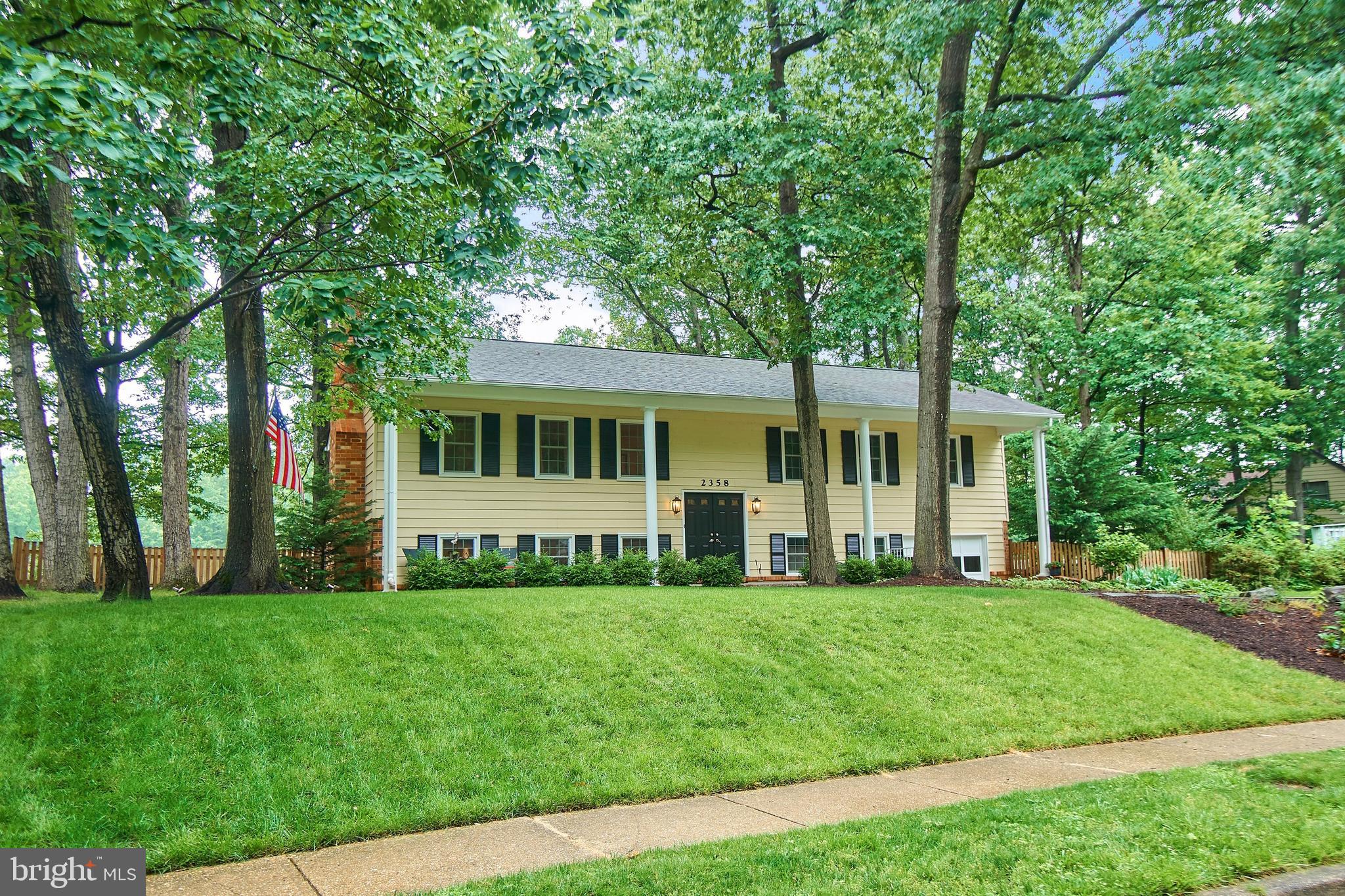 2358 Paddock Lane Reston, VA 20191 - Photo 2 of 38