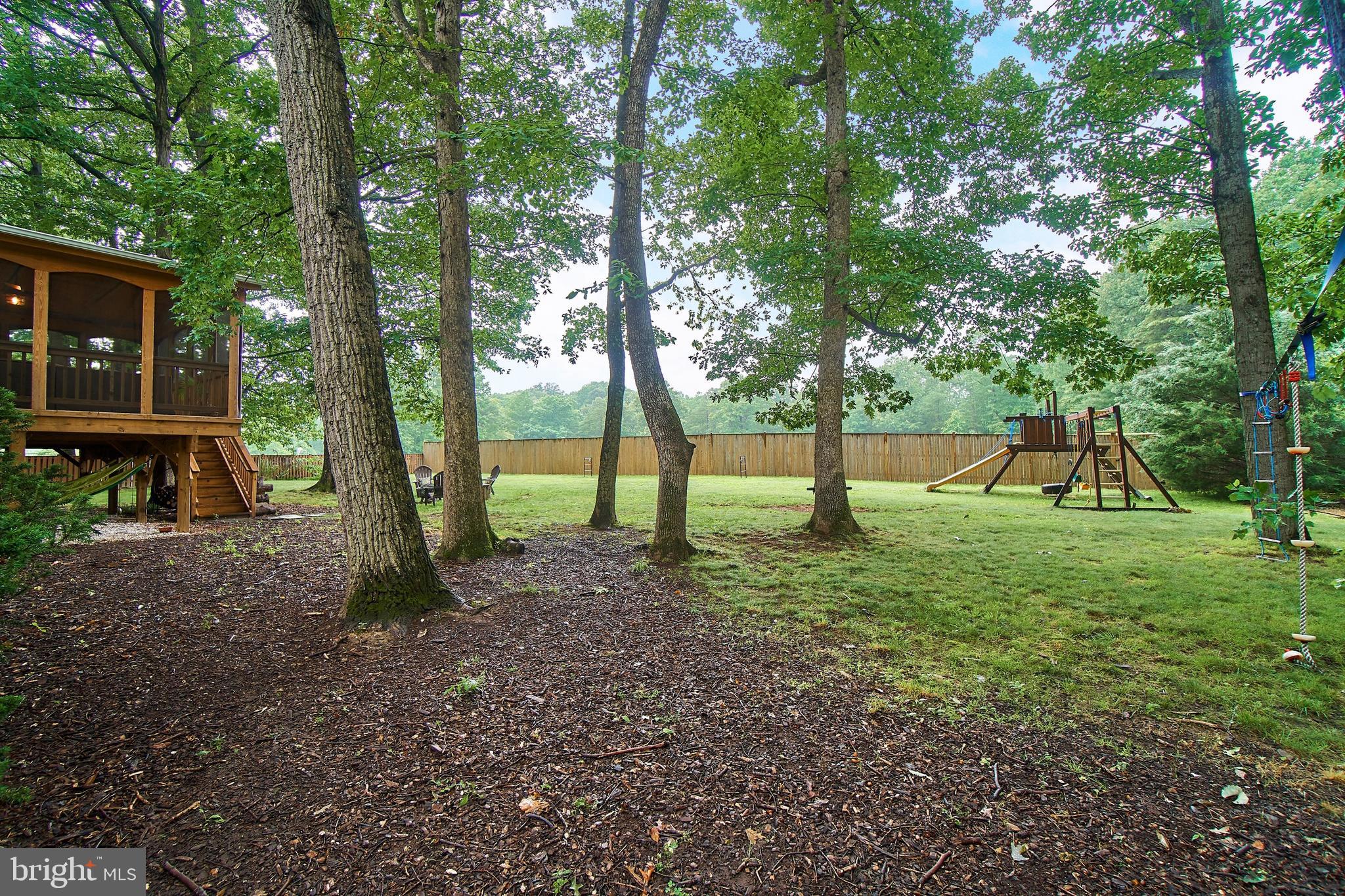 2358 Paddock Lane Reston, VA 20191 - Photo 32 of 38