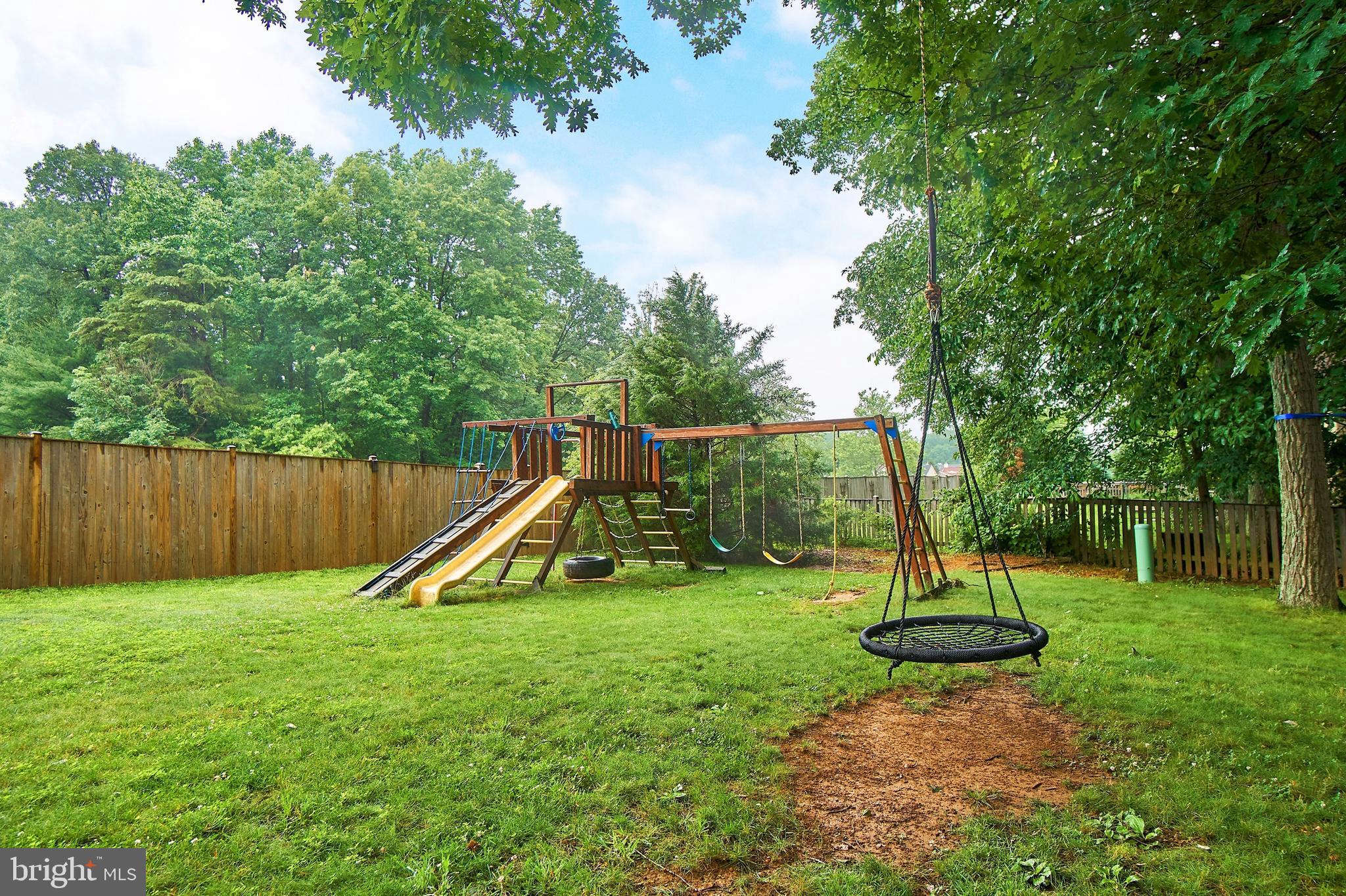2358 Paddock Lane Reston, VA 20191 - Photo 35 of 38
