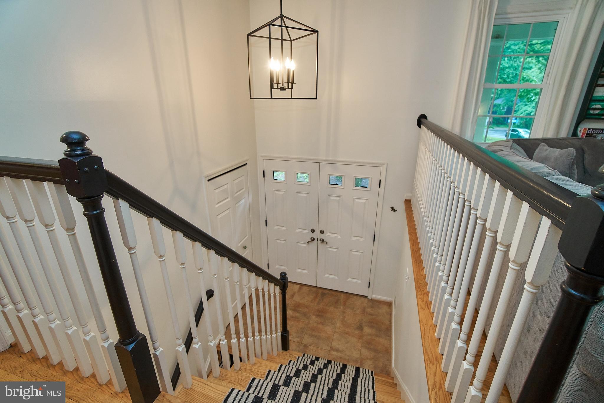 2358 Paddock Lane Reston, VA 20191 - Photo 5 of 38