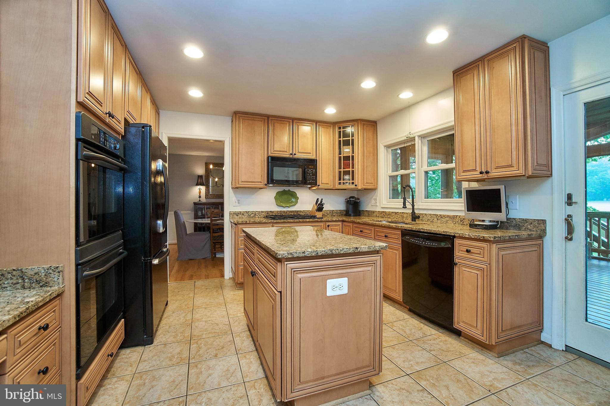 2358 Paddock Lane Reston, VA 20191 - Photo 10 of 38