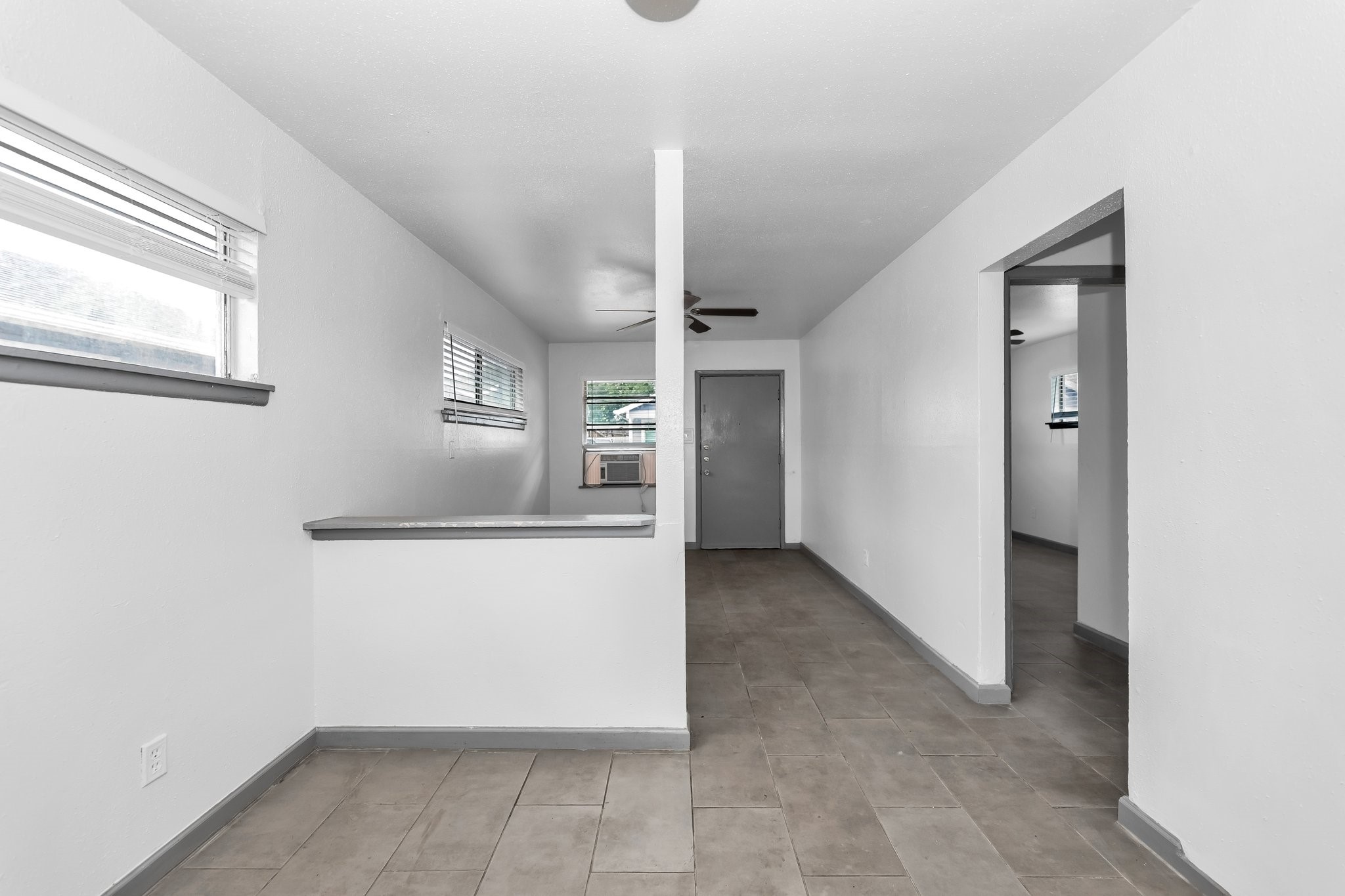 4203 Hirsch Road, Unit 2 Houston, TX 77026 - Photo 7 of 8