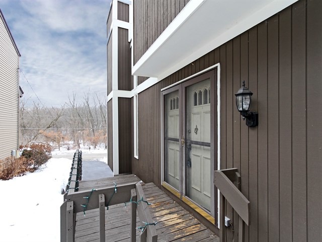 8819 Gardner Road Fox River Grove, IL 60021 - Photo 4 of 24