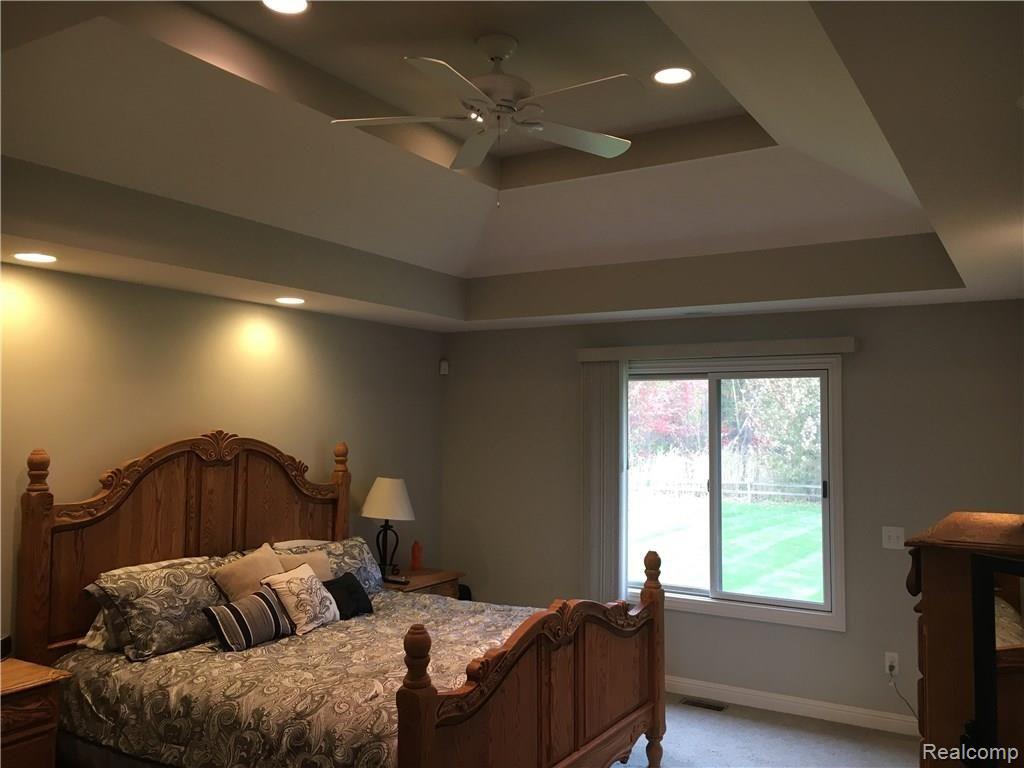 16191 Moore Park Road Macomb, MI 48044 - Photo 8 of 22 085.JPG
