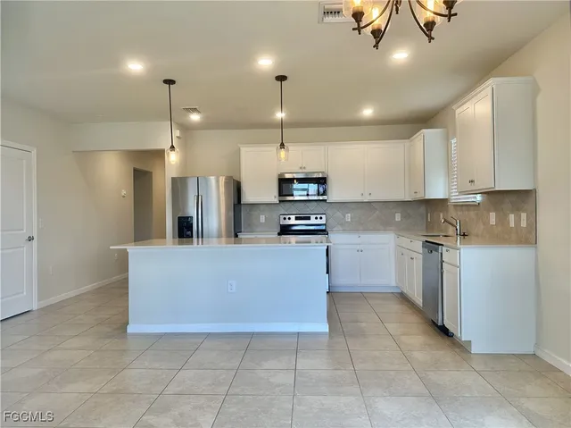 $2,100 | 16027 Enclaves Cove Drive, North Fort Myers, FL 33917