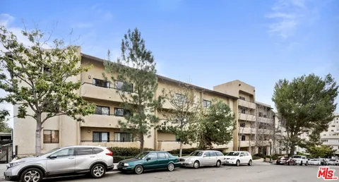 $570,000 | 10982 Roebling Avenue, Unit 518, Los Angeles, CA 90024