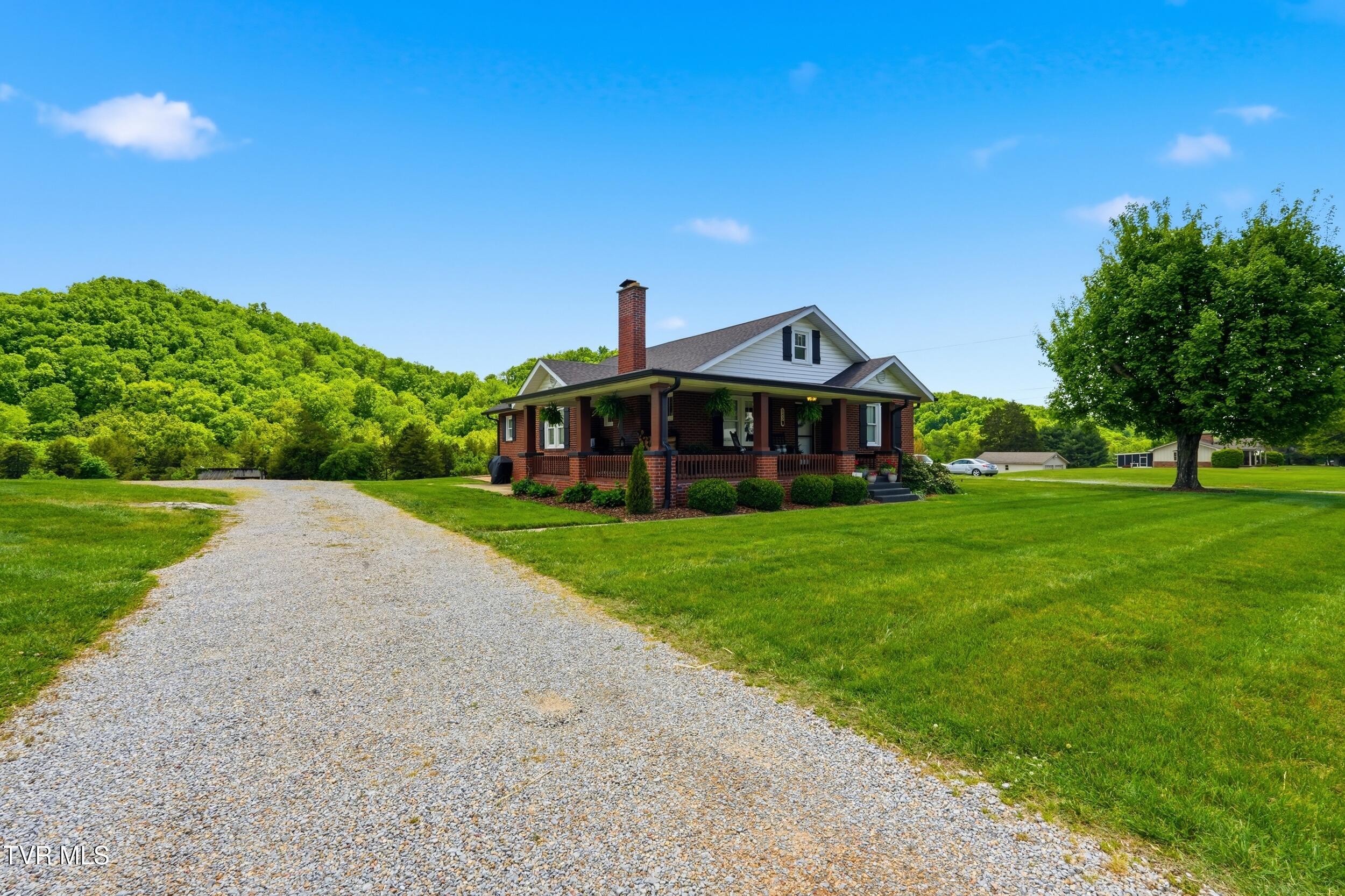 543 North Austin Springs Road Piney Flats, TN 37686 - Photo 3 of 48 3_dsc07372
