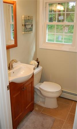 27 Terri Road Framingham, MA 01701 - Photo 15 of 25