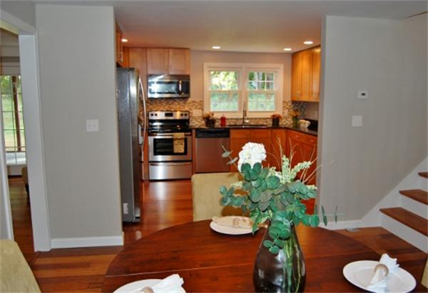 27 Terri Road Framingham, MA 01701 - Photo 5 of 25