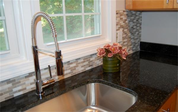 27 Terri Road Framingham, MA 01701 - Photo 7 of 25