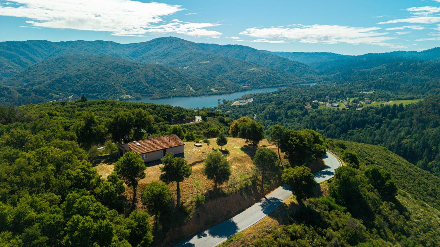 19375 Montevina Road Los Gatos, CA 95033 - Photo 7 of 36 a view of a city