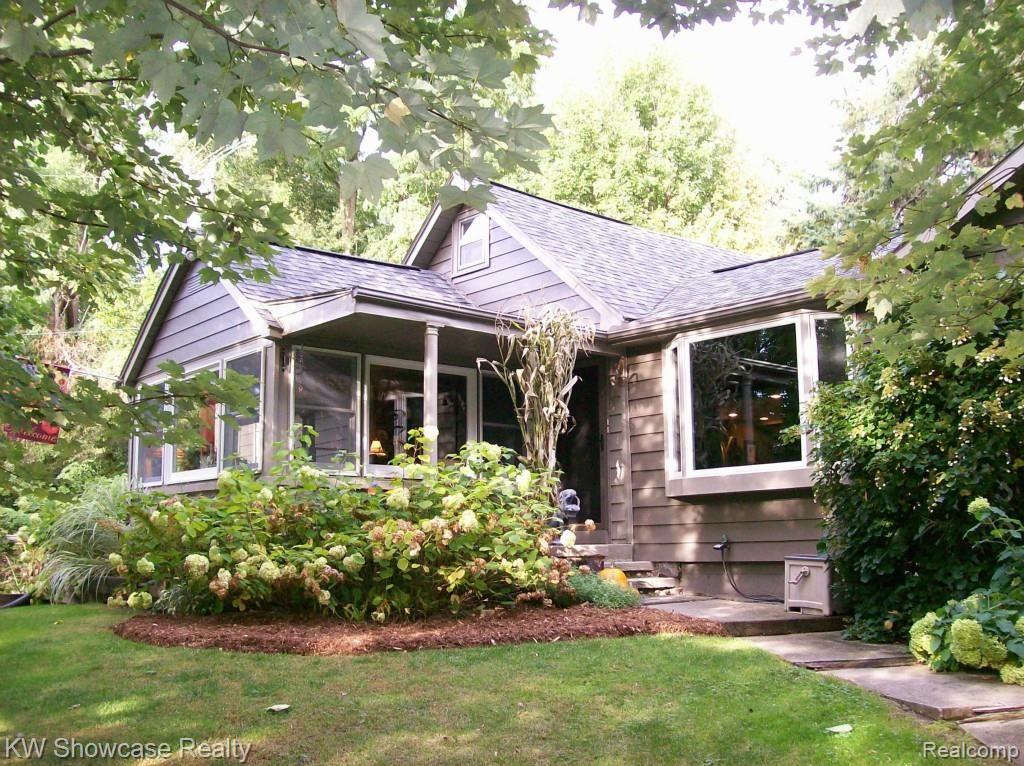 Exterior Front 3