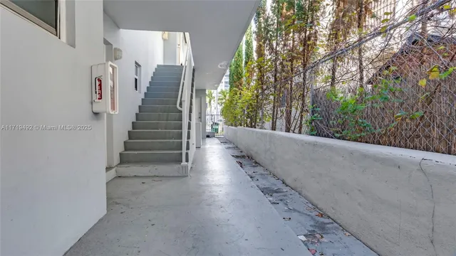 $1,850 | 4201 Indian Creek Drive, Unit 4, Miami Beach, FL 33140