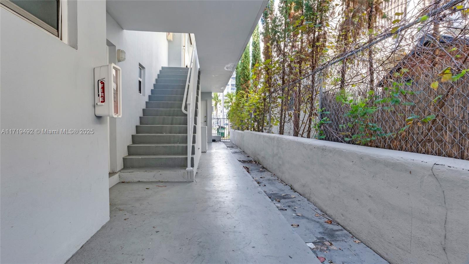 4201 Indian Creek Drive, Unit 4 Miami Beach, FL 33140 - Photo 12 of 15