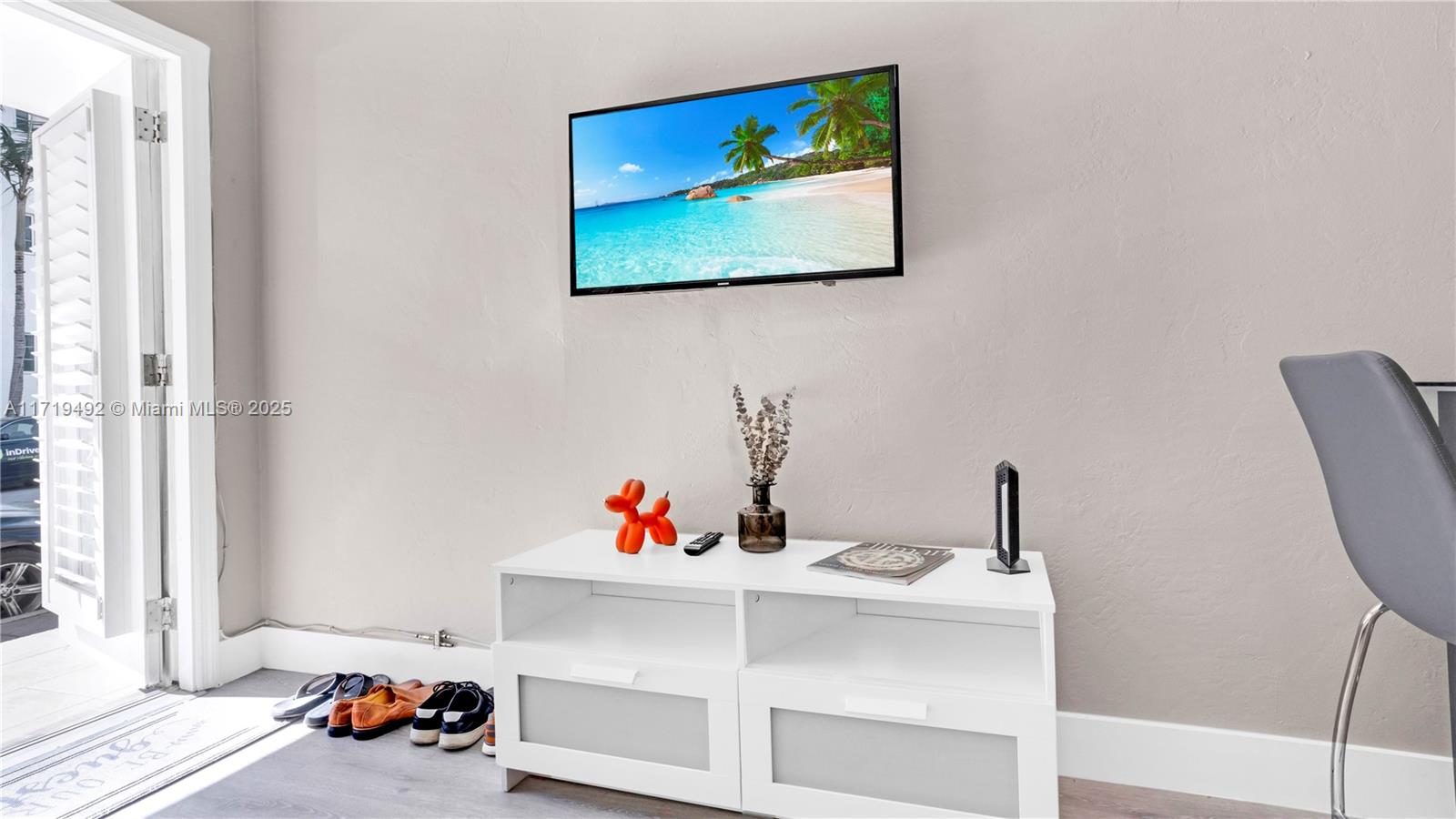 4201 Indian Creek Drive, Unit 4 Miami Beach, FL 33140 - Photo 3 of 15