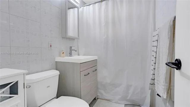 $1,850 | 4201 Indian Creek Drive, Unit 4, Miami Beach, FL 33140